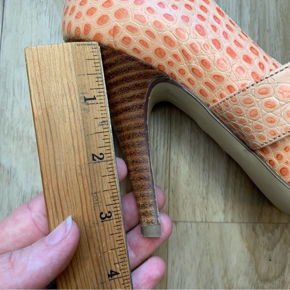 BCBG "Lady" Coral Peach Alligator/Crocodile Open Toe Stiletto Heels Size 6.5 - Picture 8 of 10
